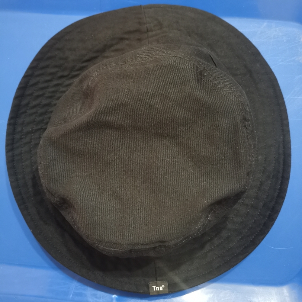 Aritzia TNA Black Bucket Hat M/L